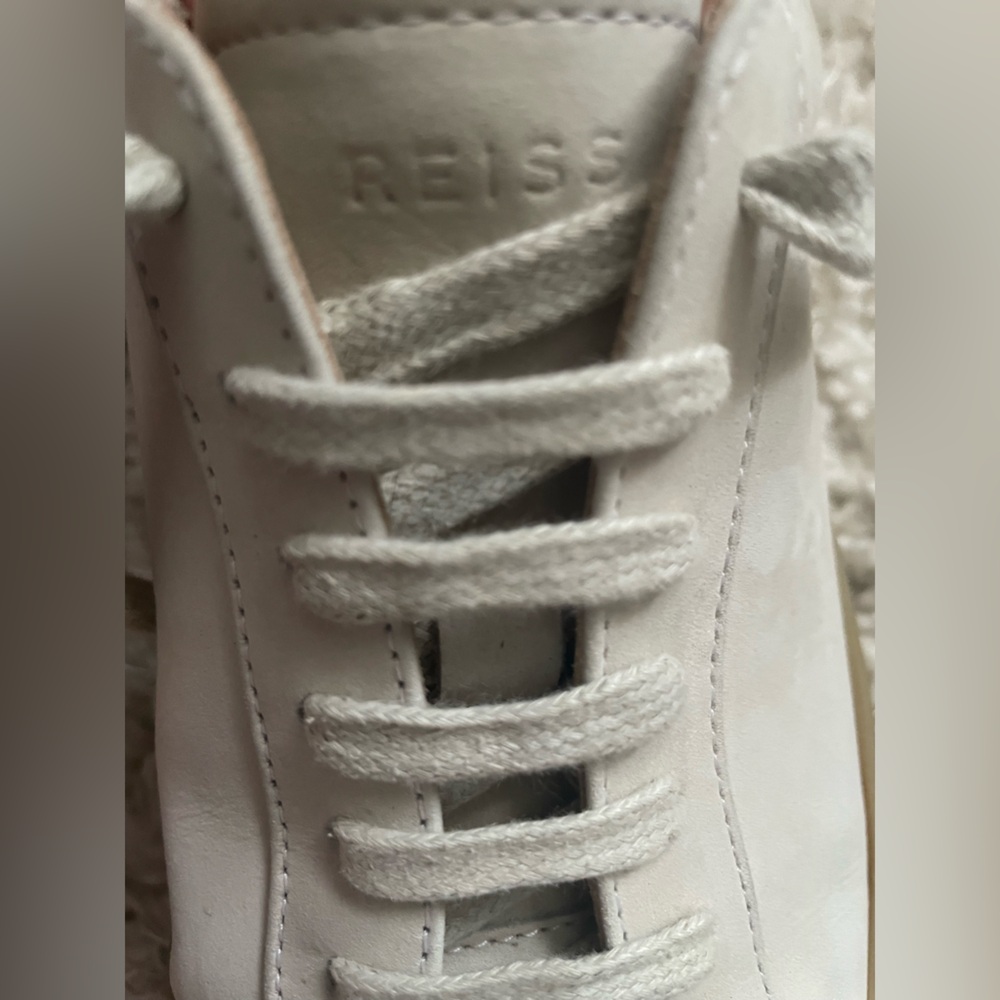 Reiss Women’s Cream Trainers with Gum Sole Size 9 - Picture 9 of 10